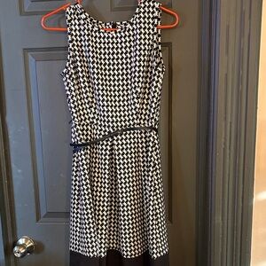 Calvin Klein Monochrome Houndstooth Pattern